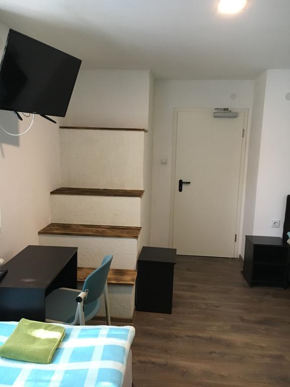 Pension Haus Baron 2 Friedrichsfeld Edingen-Neckarhausen Bagian luar foto
